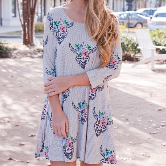 Fun bullhead print dress w/side pockets - Picture 3 of 7